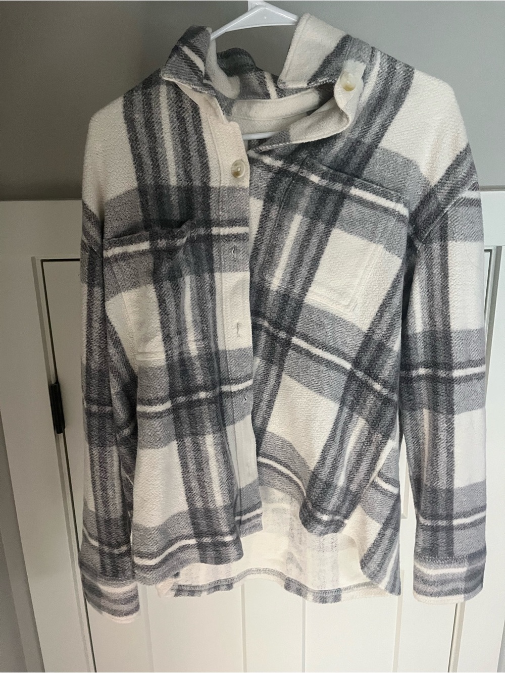 American Eagle Outfitters Cream & Gray Plaid Button-Front Sweater Jacket